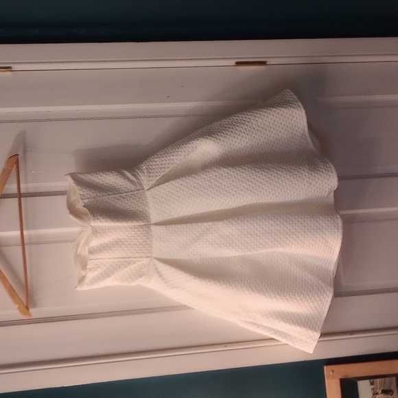 Gracia white strapless textured dress - Picture 3 of 3